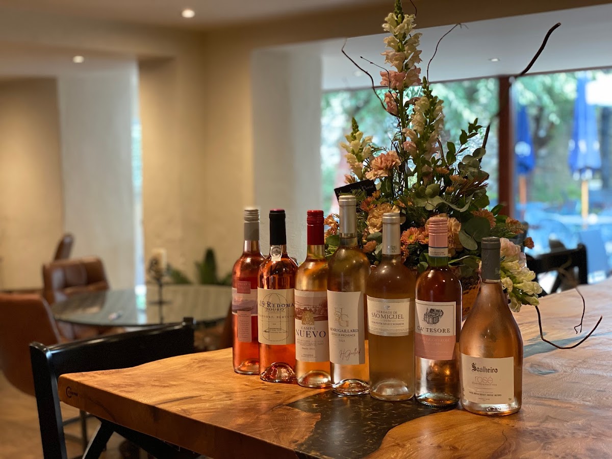 Avanti Restaurant And Bar